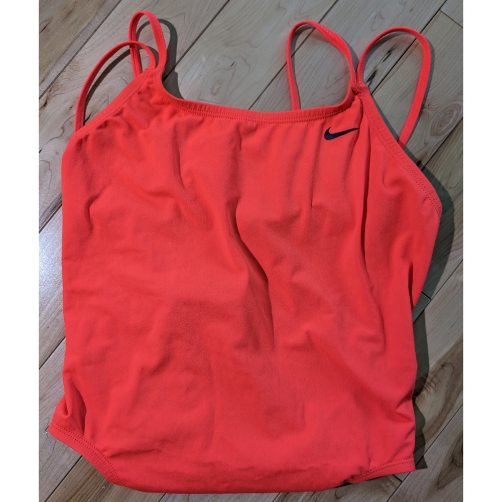 Nike Women's one piece swimsuit, size 34 (8)